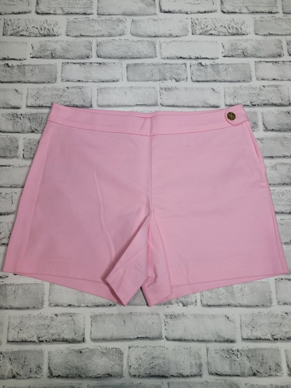NWOT Lilly Pulitzer Alessi Stretch Side Zip Shorts Light Pink Size 10 Sleek